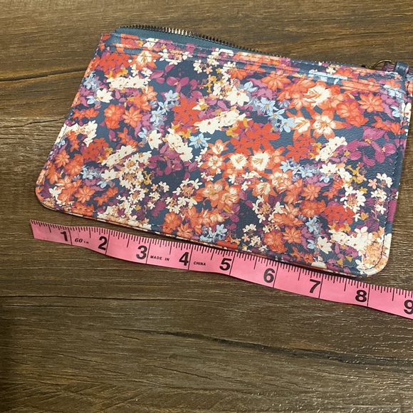 Clutch - Picture 7 of 8